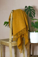 Sinepikollane villane pleed