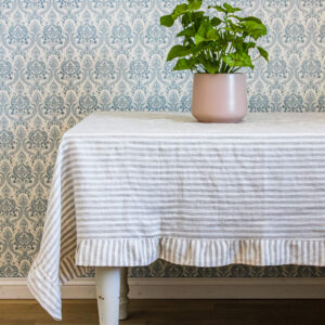 Valge-naturaalne triibuline satsidega linane laudlina